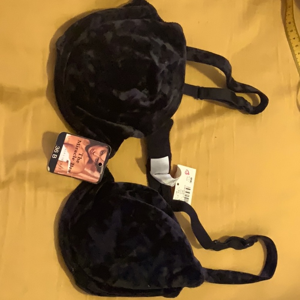 VICTORIA SECRET-“THE MIRACLE BRA” - NWT- BLACK VELVET- 36B